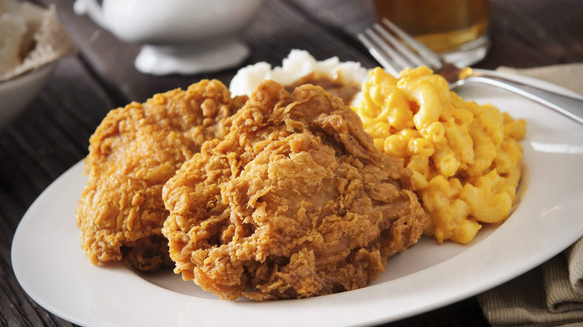 Fried Chicken Mac and Cheese Lovely Mac and Cheese Fried Chicken is the Food Mashup We’ve Been