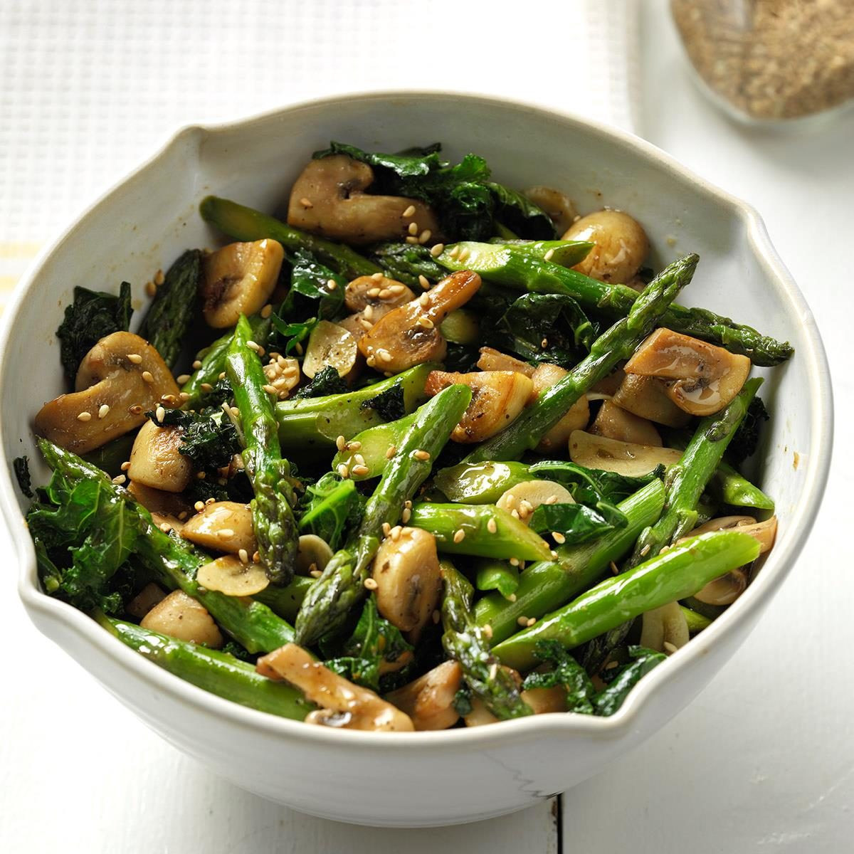 Kale and Mushroom Recipes Lovely Fresh Thai asparagus Kale and Garlicky Mushrooms Recipe