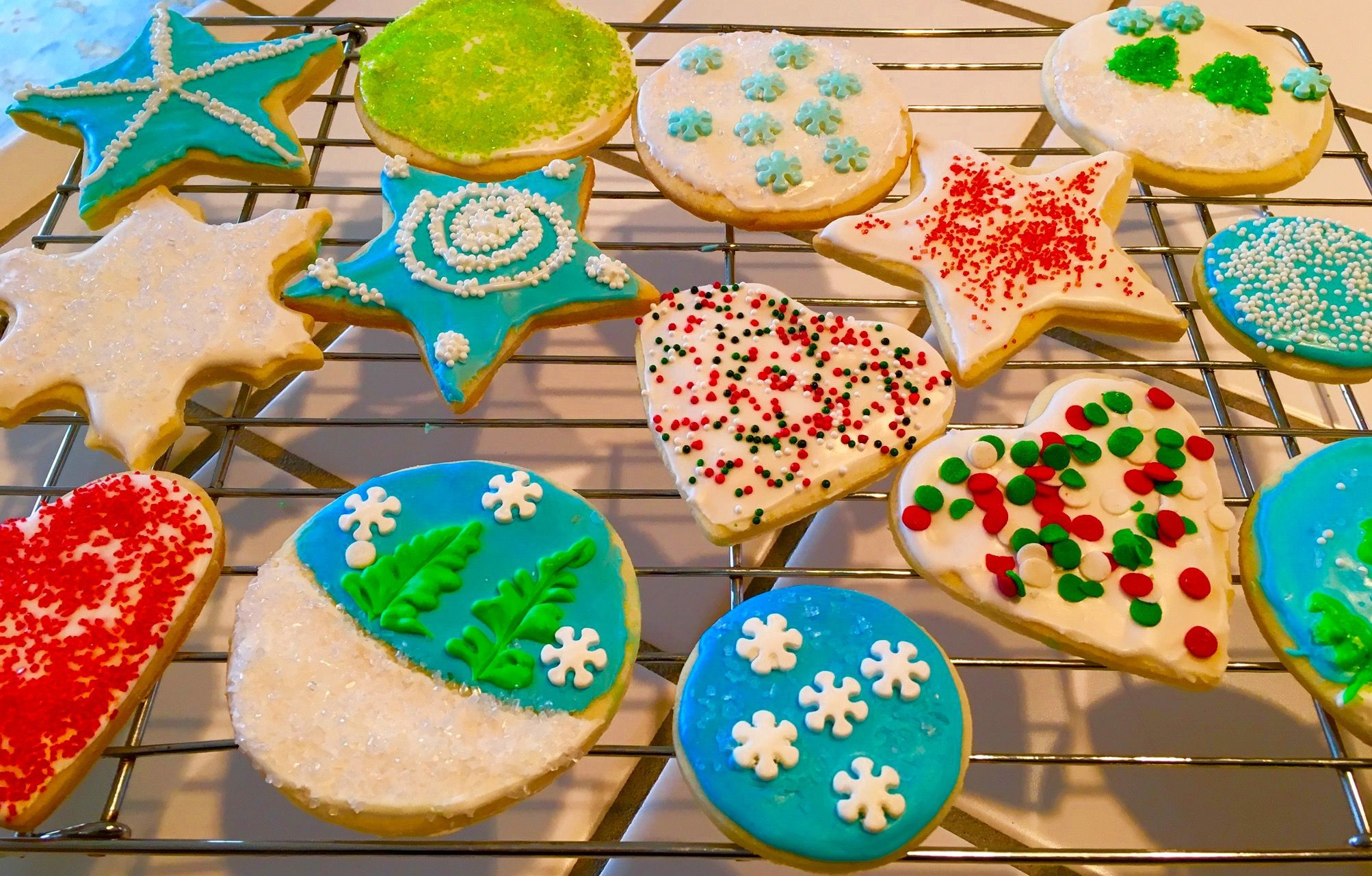 15 Beautiful Christmas Cookies Anyone Can Make