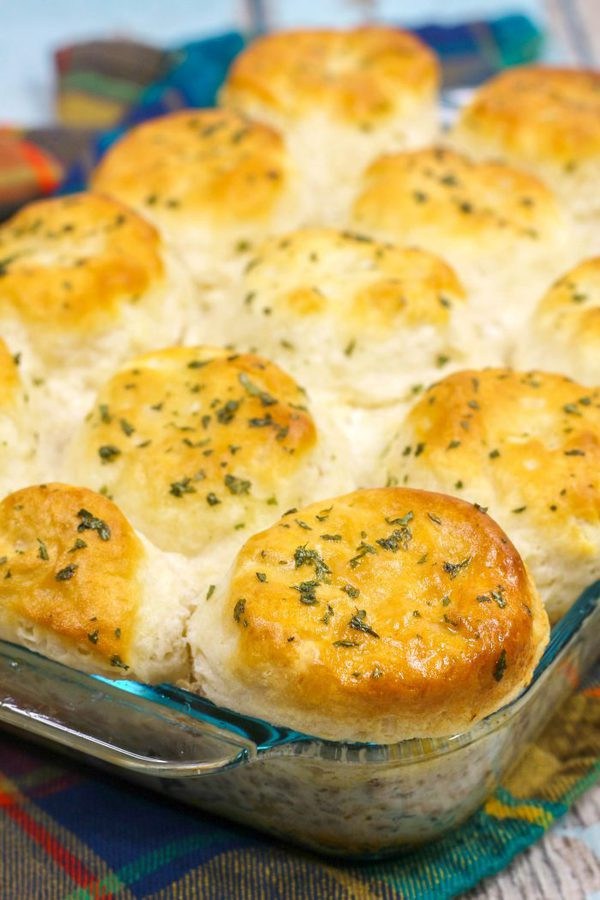 Biscuits and Gravy Casserole Beautiful Super Easy Biscuits and Gravy Casserole Baking Beauty