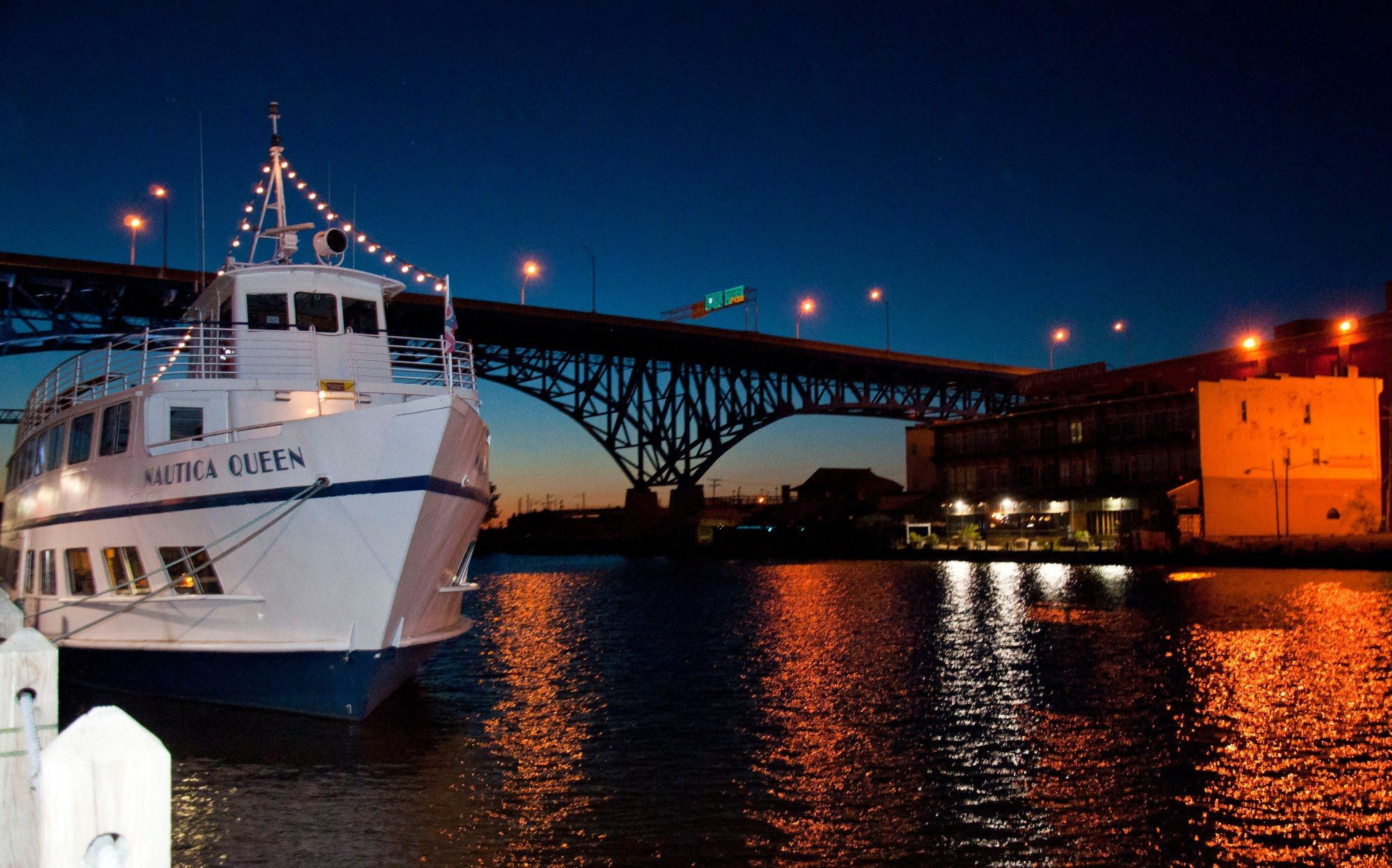Cleveland Dinner Cruise New Twilight Dinner Cruise In Ohio the Nautica Queen In Cleveland
