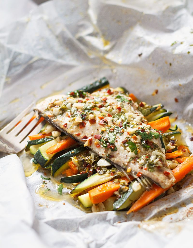 Fish In Parchment Recipes Awesome Garlic butter Fish In Parchment Recipe — Eatwell101