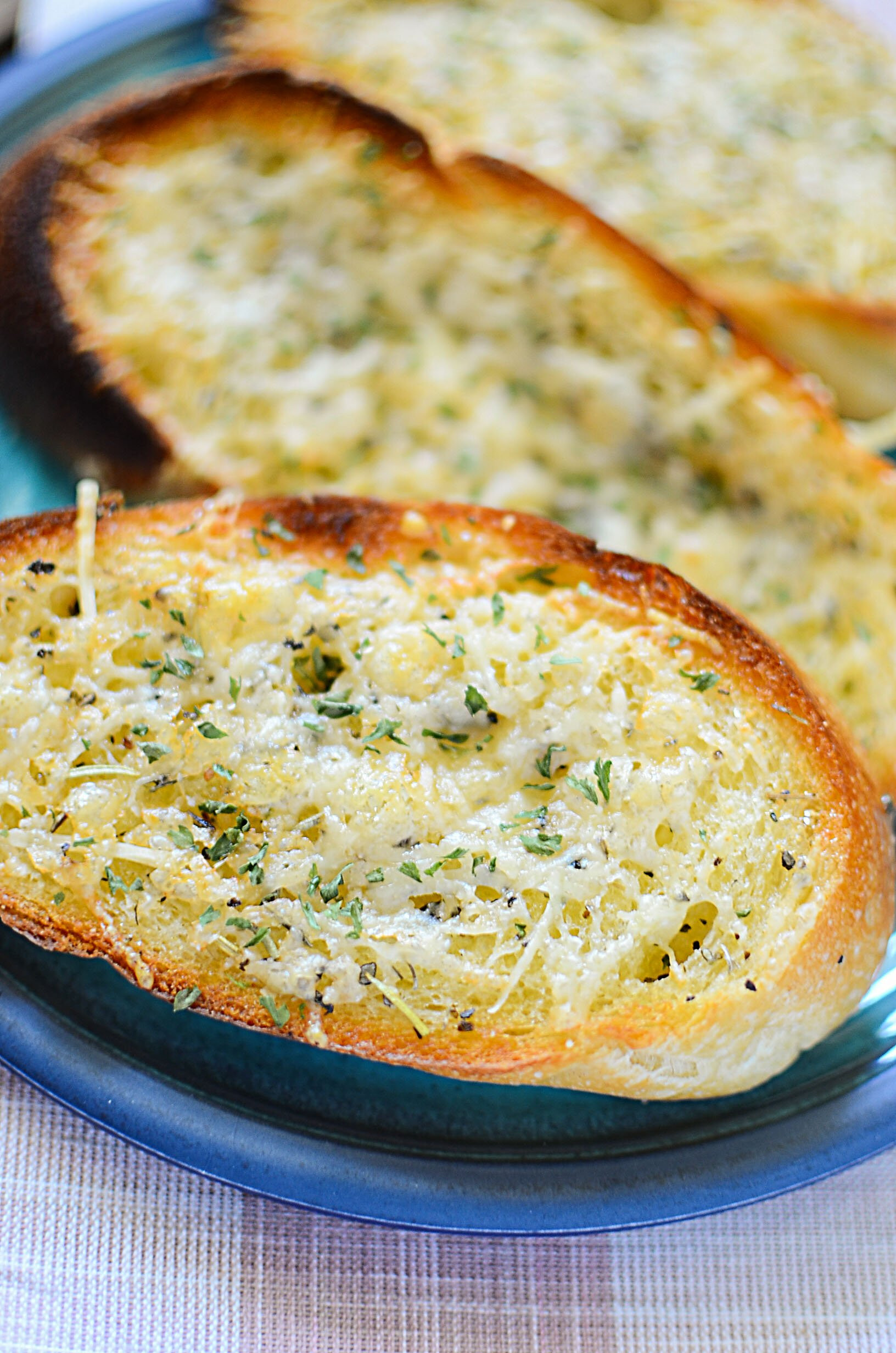 15 Delicious Garlic Parmesan Bread