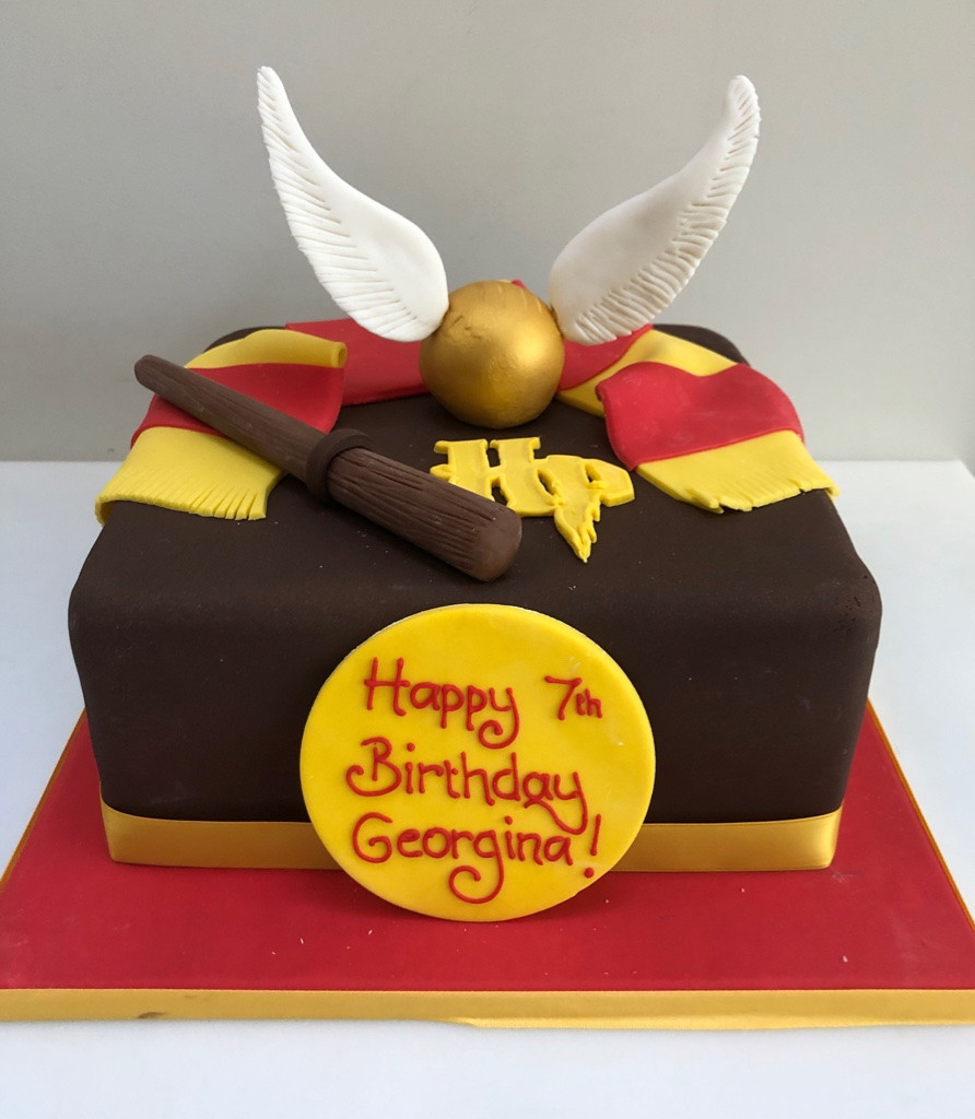 Easy Harry Potter Birthday Cake
 to Make at Home