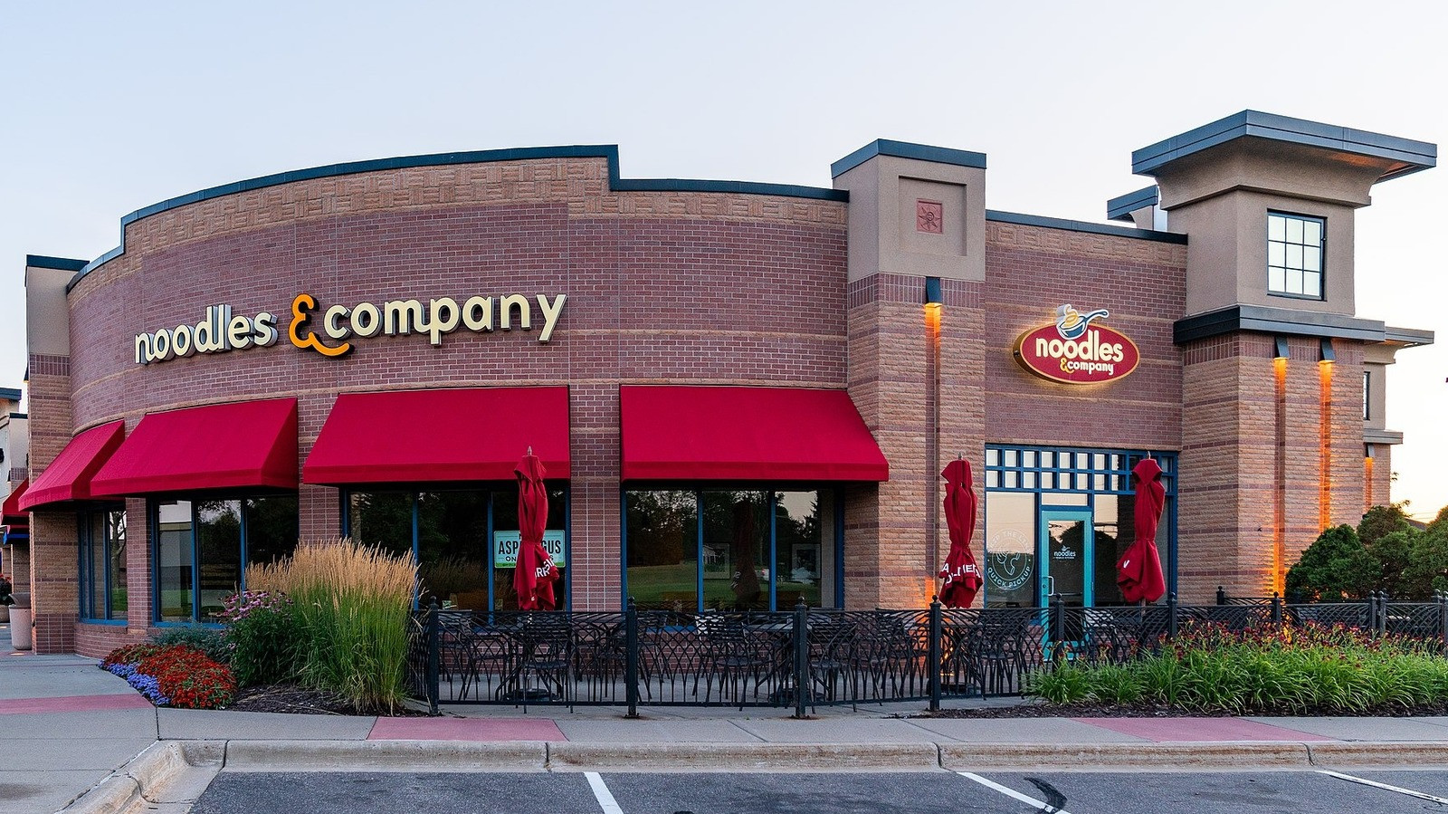 Noodles and Company Pay Unique How Rich is the Noodles and Pany Ceo and What S the