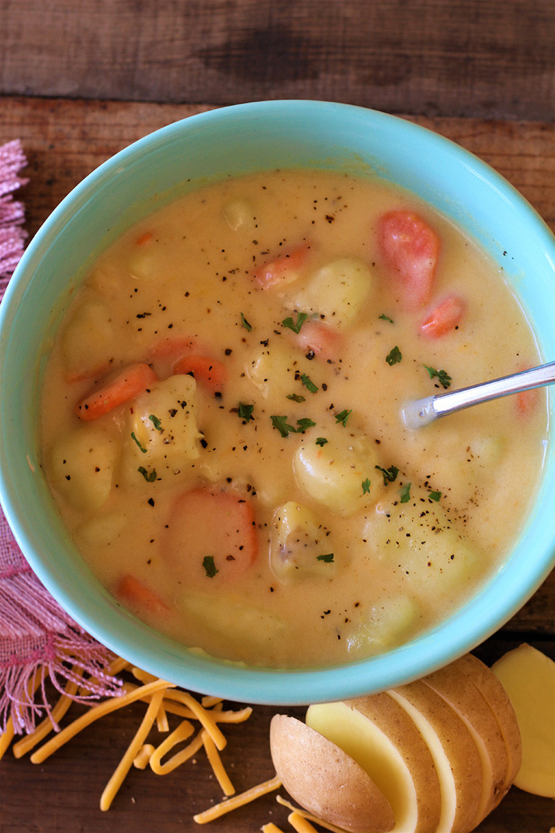15 Easy Potato and Cheese soup