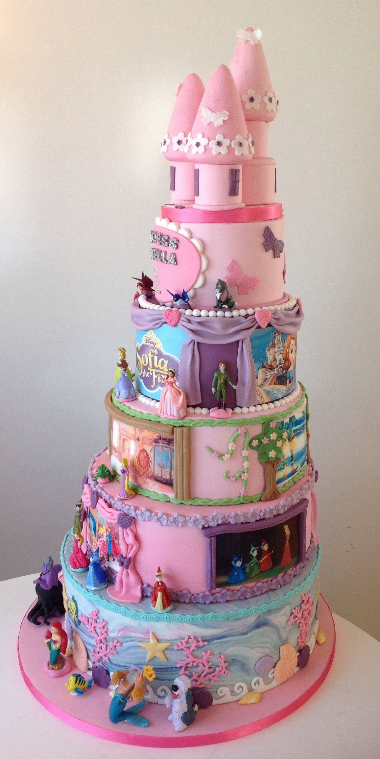 Princess Birthday Cake Luxury Disney Princess 1st Birthday Cake Cakecentral