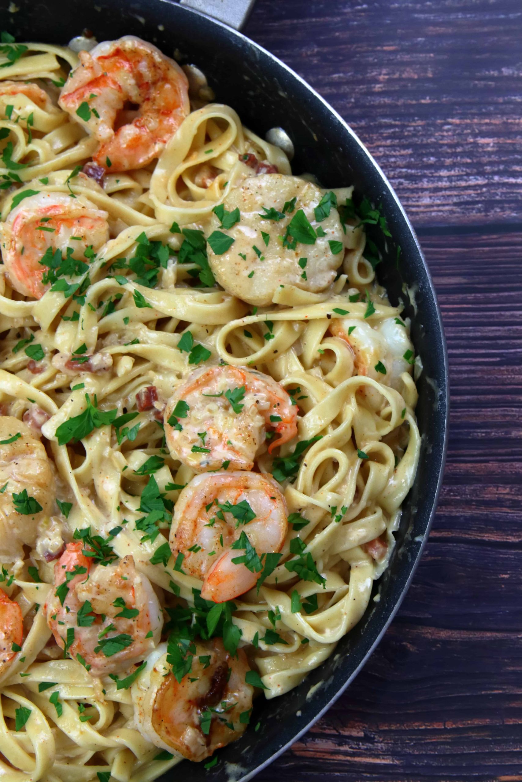 Shrimp and Scallop Pasta with White Wine Sauce Awesome Shrimp and Scallop Pasta In White Wine Cream Sauce