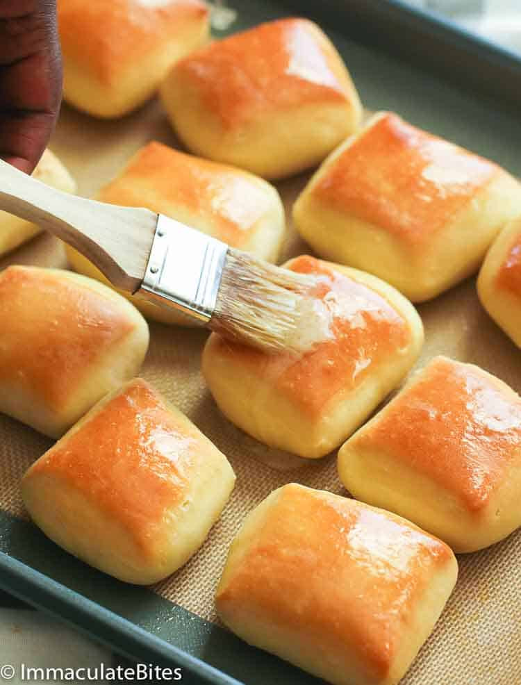 Easy Texas Roadhouse Bread Recipe
 to Make at Home